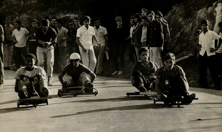 Jovens participam de competição no Jardim São Bento, na zona sul de São Paulo (Foto: 27.jun.1965/Folhapress)